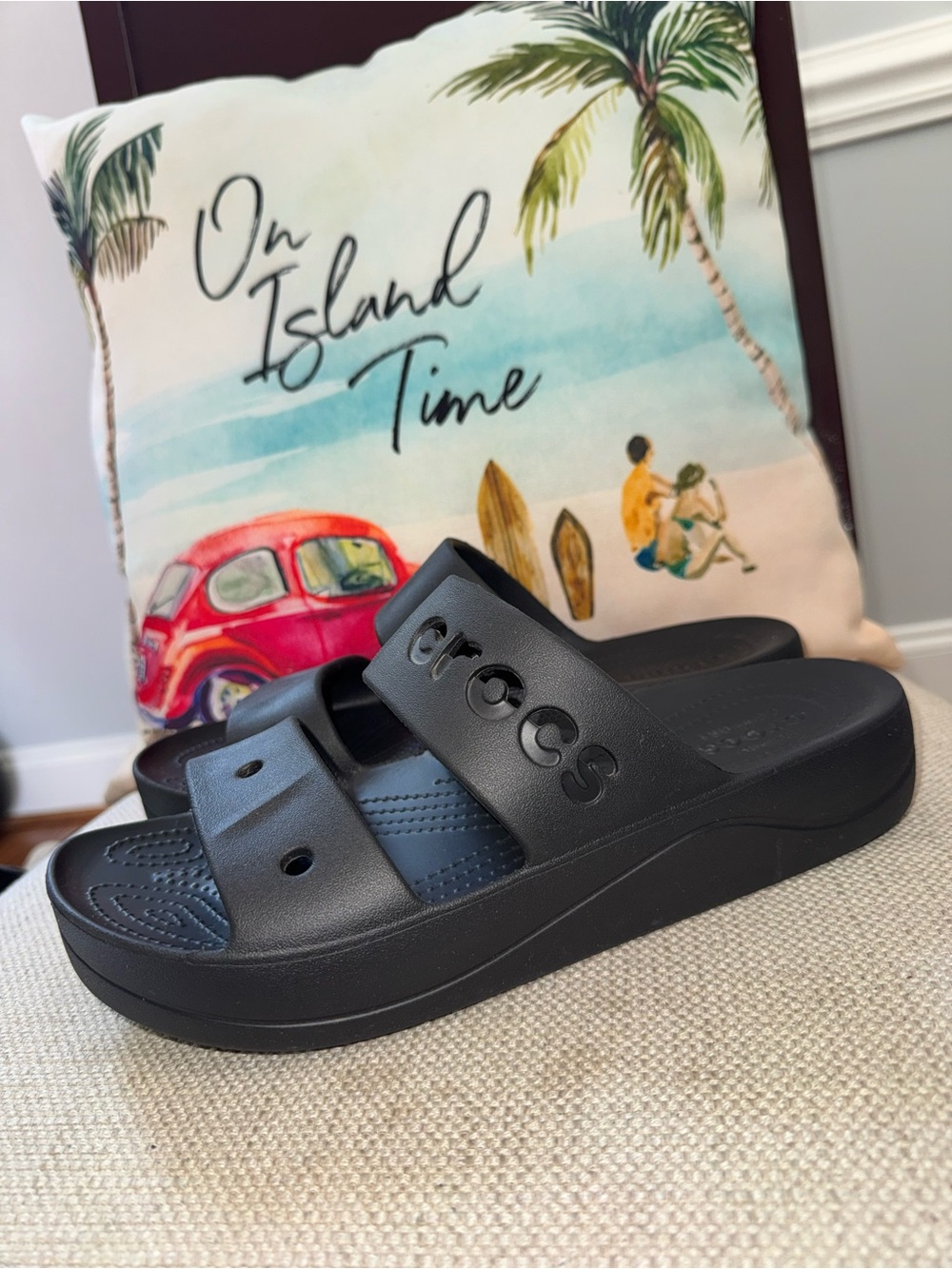 Crocs Women'S Baya Platform Sandals In Black Size 10
In Excellent Condition